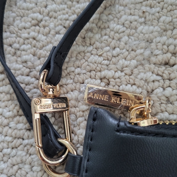 Anne Klein Black Vegan Woven Tote with Removable Clutch/Wristlet/Pouch NWOT 🌷🌷 - Picture 4 of 7